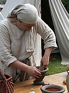 Magd mit M&ouml;rser